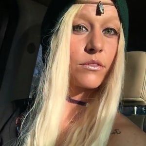 Meet your Posher, Melissa elise